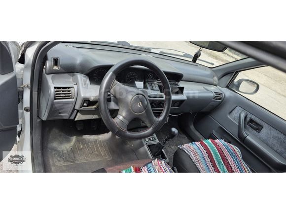 MOTOSİKLET PARASİNA TEMİZ AİLE ARAC 1998 MODEL CLİO