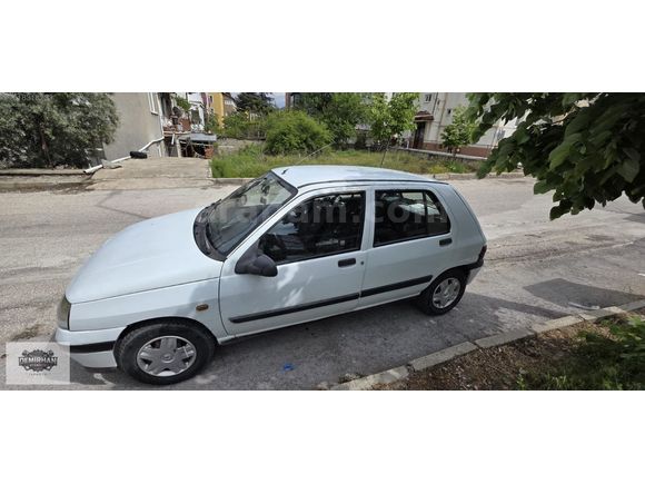 MOTOSİKLET PARASİNA TEMİZ AİLE ARAC 1998 MODEL CLİO