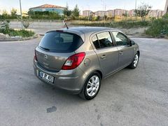 Değişensiz, boyasız, kazasız tam otomatik Corsa 1.4 enjoy
