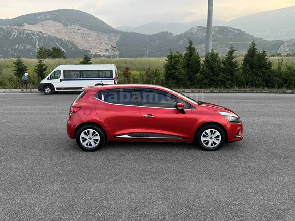 HATASIZ BOYASIZ  114.000 KM’de CLİO SIFIR MUAYENELİ