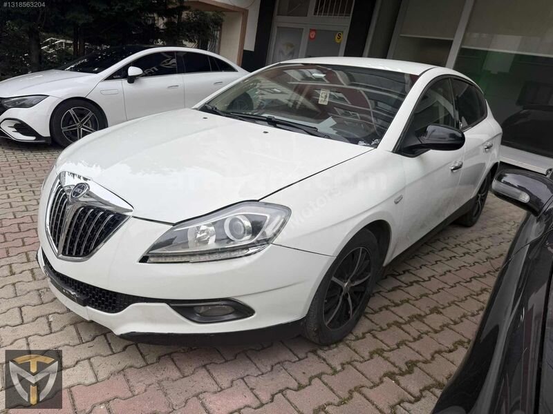 Galeriden Lancia Delta 1.6 MJet 2012 Model Kocaeli 300.000 km Beyaz