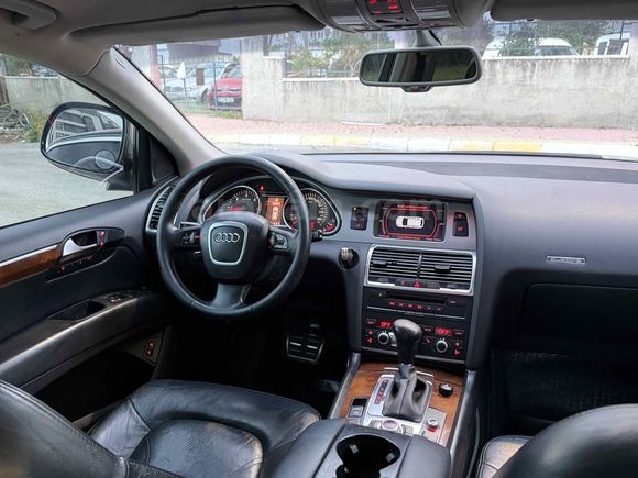 AĞAÇDELEN-2008 CAM TAVANLI BANKIMLI AUDİ Q7 S-LİNE QUATTRO