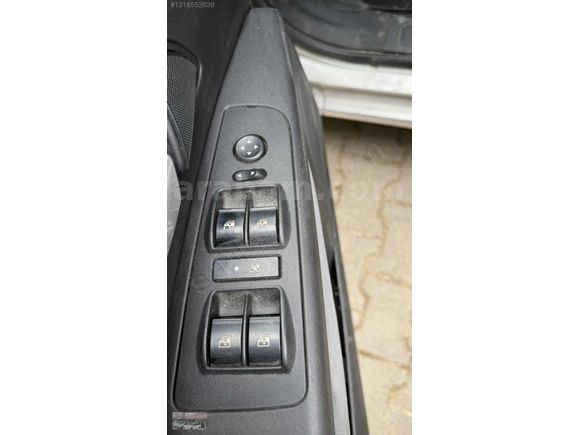 2010 OTOMATİK VİTES 218 000 km LİNEA