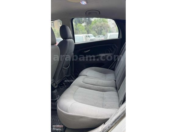 2010 OTOMATİK VİTES 218 000 km LİNEA