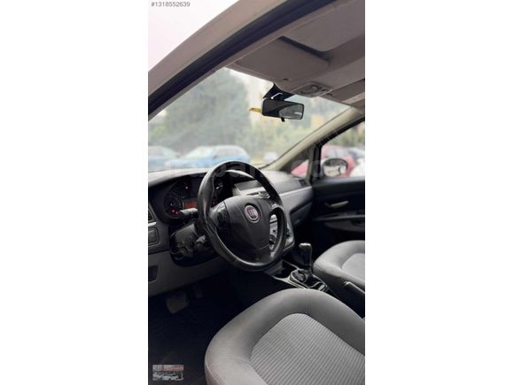 2010 OTOMATİK VİTES 218 000 km LİNEA