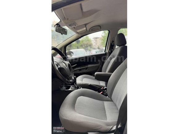 2010 OTOMATİK VİTES 218 000 km LİNEA
