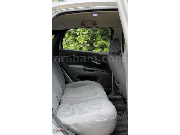 2010 OTOMATİK VİTES 218 000 km LİNEA