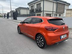 RENAULT CLİO 1.0 TCe İCON 11 Bin Km'de SIFIR POŞETLERİ ÜZERİNDE