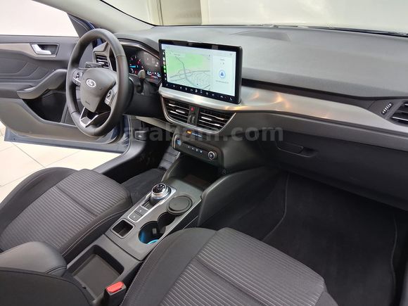YÜCELER OTO'DAN 2025 MODEL FORD FOCUS 1.5 TİTANİUM STİL HATASIZ