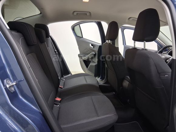 YÜCELER OTO'DAN 2025 MODEL FORD FOCUS 1.5 TİTANİUM STİL HATASIZ