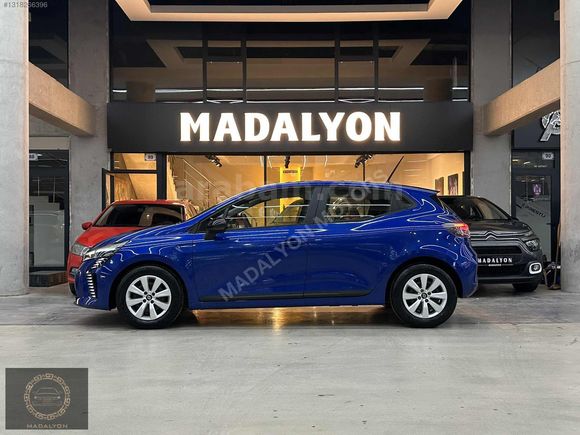 2023 RENAULT CLİO 1.0 TCE EQUİLİBRE 41 BİN KM!