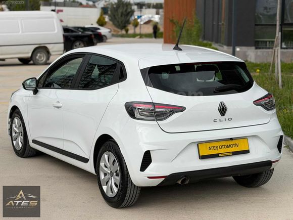 HATASIZ 2024 RENAULT CLİO 1.0 TCE TESLA EKRANLI - EQUİLİBRE