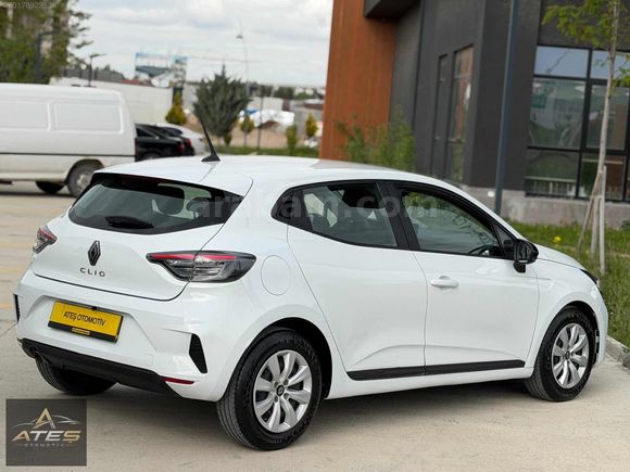 HATASIZ 2024 RENAULT CLİO 1.0 TCE TESLA EKRANLI - EQUİLİBRE