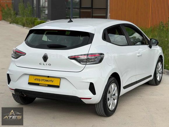 HATASIZ 2024 RENAULT CLİO 1.0 TCE TESLA EKRANLI - EQUİLİBRE