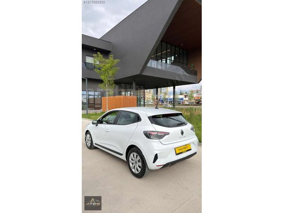 HATASIZ 2024 RENAULT CLİO 1.0 TCE TESLA EKRANLI - EQUİLİBRE