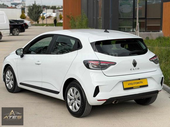 HATASIZ 2024 RENAULT CLİO 1.0 TCE TESLA EKRANLI - EQUİLİBRE