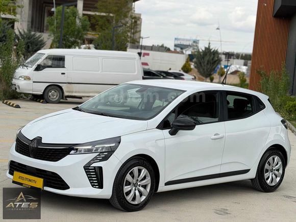HATASIZ 2024 RENAULT CLİO 1.0 TCE TESLA EKRANLI - EQUİLİBRE