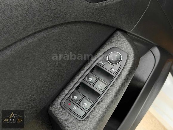 HATASIZ 2024 RENAULT CLİO 1.0 TCE TESLA EKRANLI - EQUİLİBRE