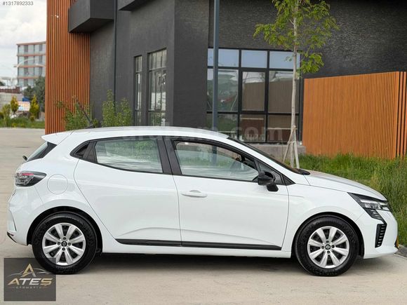 HATASIZ 2024 RENAULT CLİO 1.0 TCE TESLA EKRANLI - EQUİLİBRE
