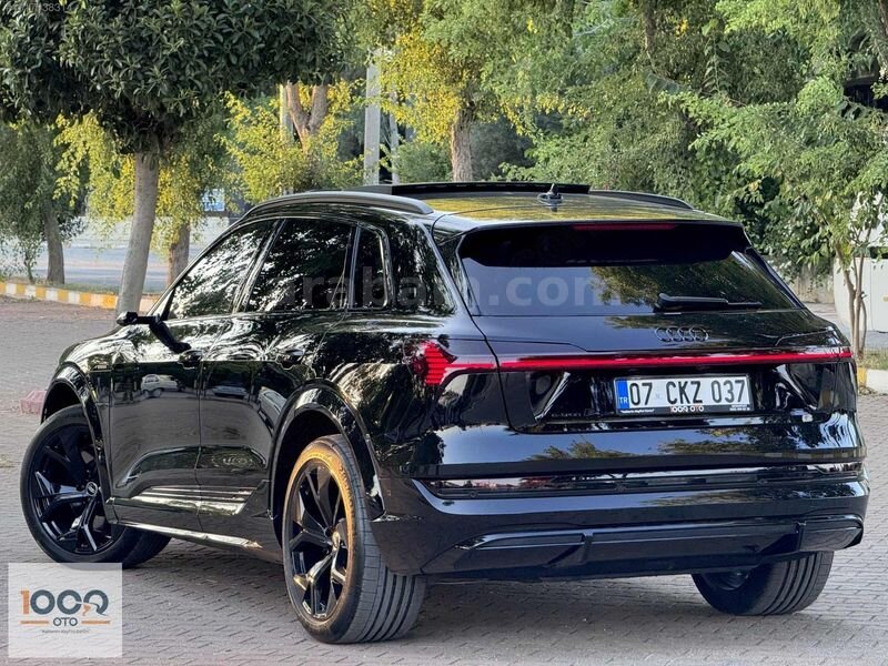 E TRON S QUATTRO 525 HP+SANAL AYNA+AIR+PARFUM+GECE GRŞ+RS KLTK 4
