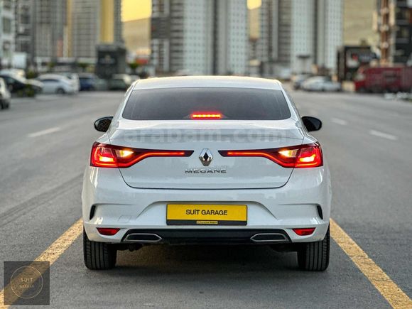 SUİT GARAGE 2021 MODEL 132 BİN KM'DE 1.3 TCE HATASIZ BOYASIZ