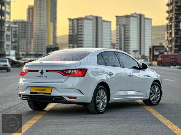 SUİT GARAGE 2021 MODEL 132 BİN KM'DE 1.3 TCE HATASIZ BOYASIZ