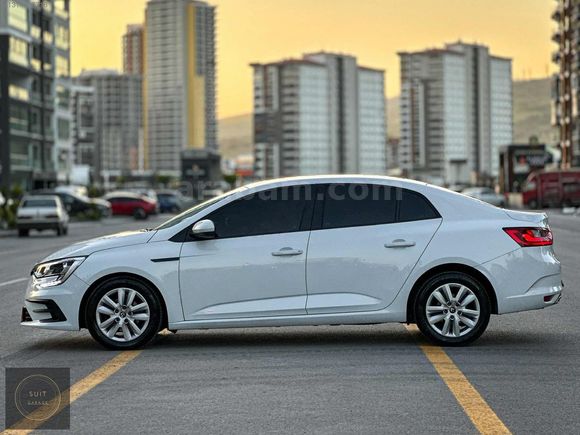 SUİT GARAGE 2021 MODEL 132 BİN KM'DE 1.3 TCE HATASIZ BOYASIZ