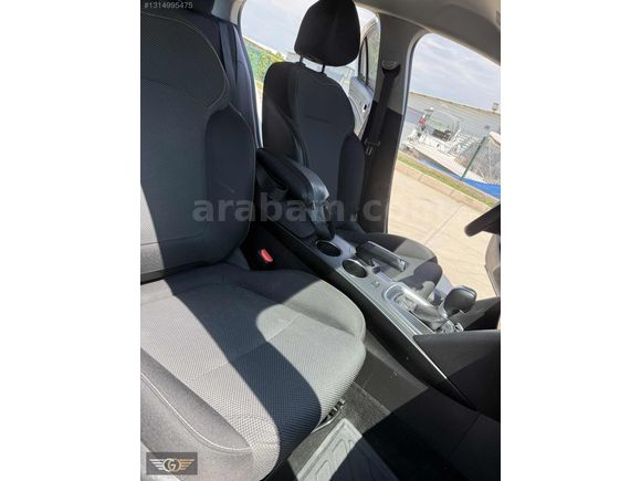 GÜVEN'DEN MEGANE 4 1.3 TCE OTOMATİK