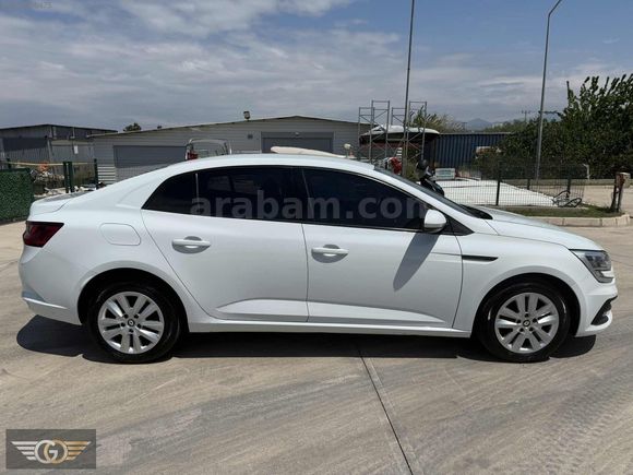 GÜVEN'DEN MEGANE 4 1.3 TCE OTOMATİK