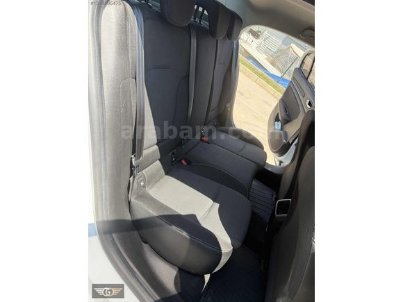 GÜVEN'DEN MEGANE 4 1.3 TCE OTOMATİK