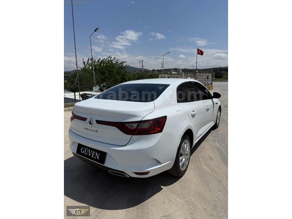GÜVEN'DEN MEGANE 4 1.3 TCE OTOMATİK