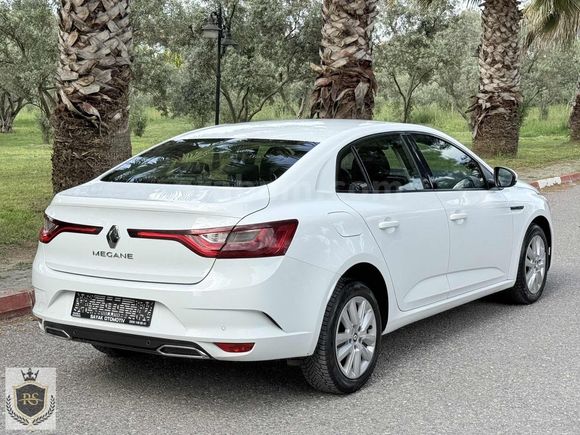 2021 1.3TCE MEGANE 78BİN KM BOYASIZ SERVİS BAKIMLI