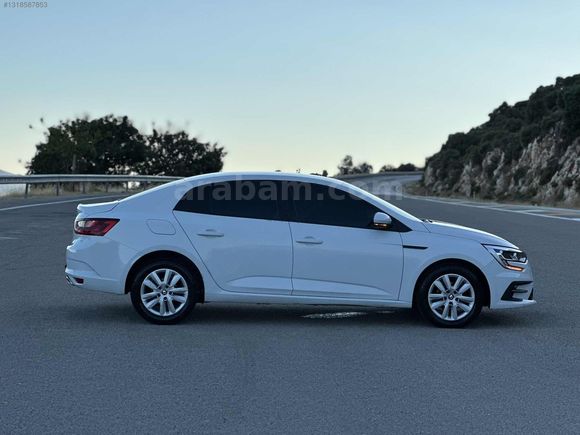 2022 MODEL DÜŞÜK KM OTOMATİK