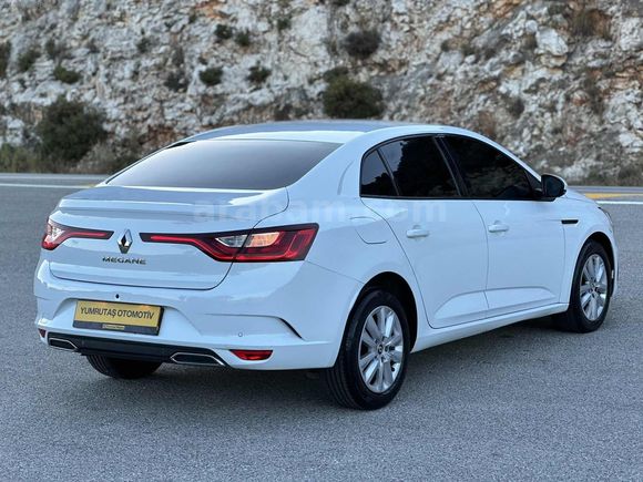 2022 MODEL DÜŞÜK KM OTOMATİK