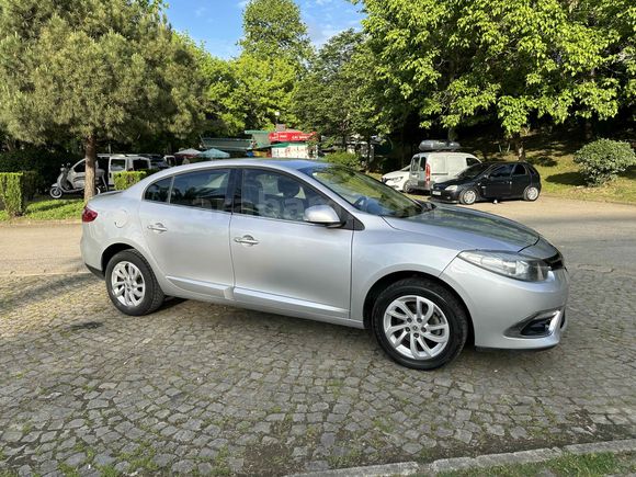 Sahibinden Renault Fluence 1.5 dCi Icon 2012 Model  176500 km  Platinum