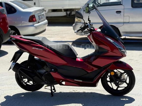GEROĞLU OTOMOTİV DEN 2022 MODEL HONDA PCX 4000 KM HATASIZ