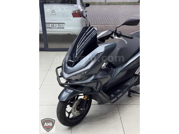 ANL MOTORS YENİ KASA HONDA PCX LANSMAN RENGİ AKSESUARLI