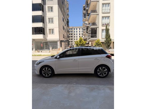  Düşük KM HATASIZ CAM TAVAN i20 