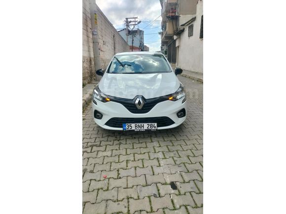 Hatasız Boyasız Sahibinden Renault Clio 1.0 TCe Joy2022 Model  26.000 km Beyaz