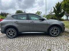 Sahibinden Tonale 1.6 D TI 2022 Model 76000 sadece bagaj kapağı alt kısmı lokal tramersiz