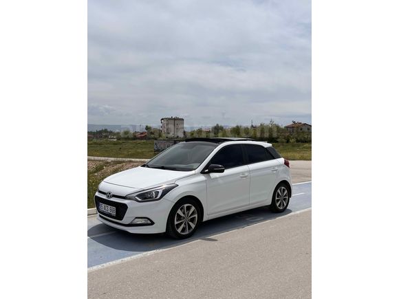 Sahibinden Hyundai i20 1.4 CRDi Style 2017 Model  78.000 km Beyaz