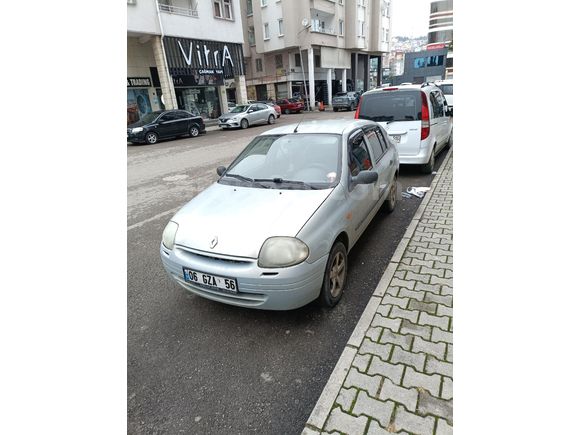 Sahibinden Renault Clio 1.4 RNA 2001 Model