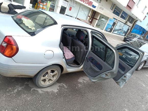 Sahibinden Renault Clio 1.4 RNA 2001 Model