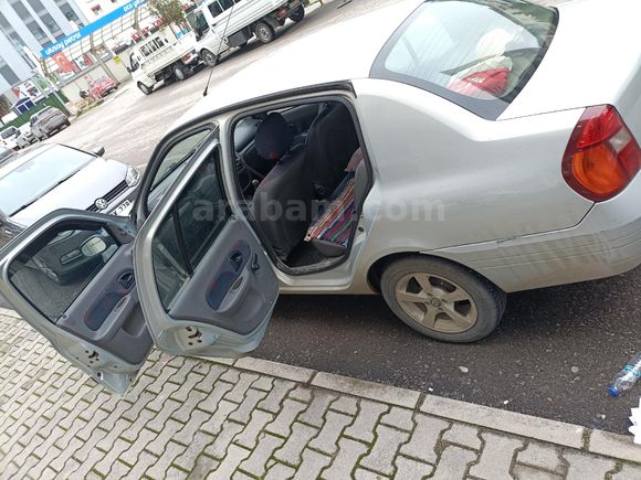 Sahibinden Renault Clio 1.4 RNA 2001 Model