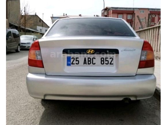 Sahibinden Hyundai Accent 1.3 LX 2000 Model