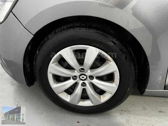 HEDEF RENAULT'DAN 0,99 KREDİ 2023 CLİO JOY SCE 65 BG MANUEL %20
