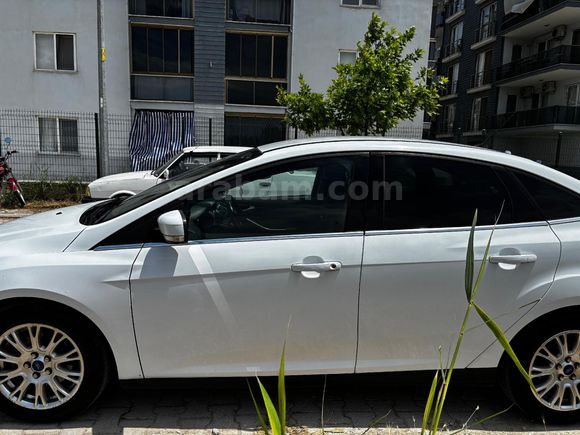 Sahibinden Ford Focus 1.6 TDCi Titanium 2012 Model  202000 km Beyaz