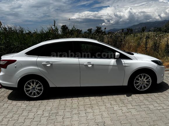Sahibinden Ford Focus 1.6 TDCi Titanium 2012 Model  202000 km Beyaz