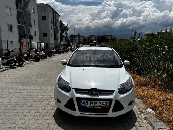 Sahibinden Ford Focus 1.6 TDCi Titanium 2012 Model  202000 km Beyaz
