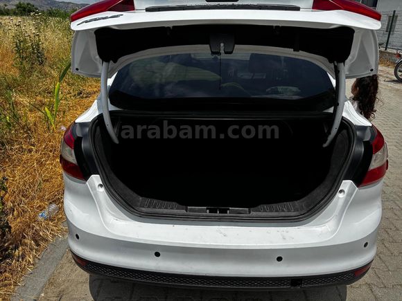 Sahibinden Ford Focus 1.6 TDCi Titanium 2012 Model  202000 km Beyaz